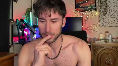 Snapshot of ghostdaddy9 chatting on November 1, 2:37 am big boy ghost face online show from November 1, 2:37 am