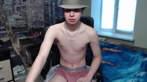 Snapshot of ghostfacefriends chatting on February 15, 4:03 am Fedya online show from February 15, 4:03 am