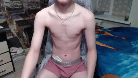 Snapshot of ghostfacefriends chatting on December 22, 3:44 am Fedya online show from December 22, 3:44 am