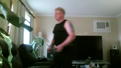 gimmmieoooo online show from January 16, 9:05 am