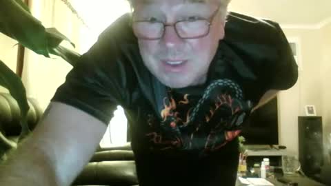 gimmmieoooo online show from January 3, 11:35 am