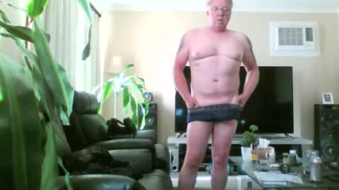 gimmmieoooo online show from February 6, 7:24 am