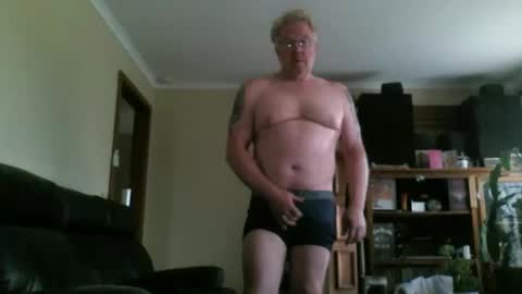 gimmmieoooo online show from February 14, 9:03 am