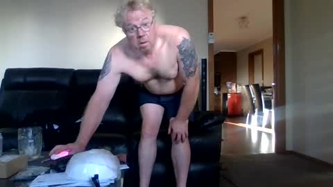 gimmmieoooo online show from March 2, 8:16 am