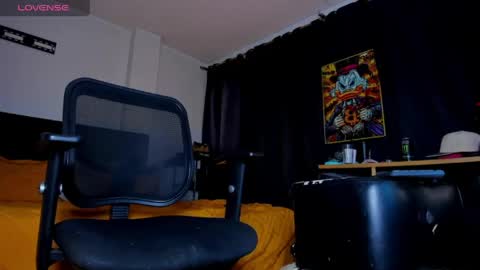 GIOMAR REYES online show from May 22, 8:58 pm
