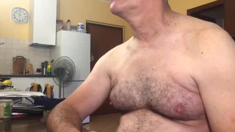 giovanni_1964 online show from June 14, 9:00 am