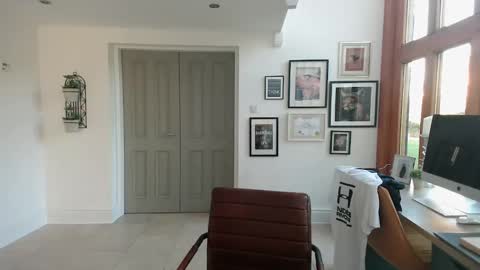 girlsandbikes online show from September 22, 7:52 am