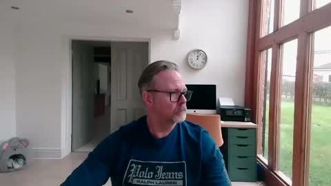 girlsandbikes online show from February 24, 12:05 pm