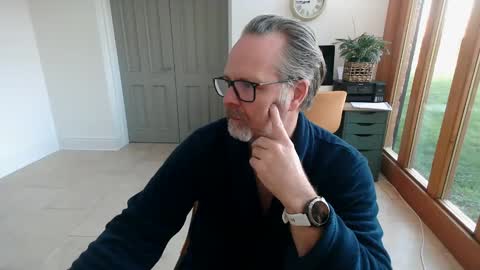 girlsandbikes online show from January 3, 10:52 am