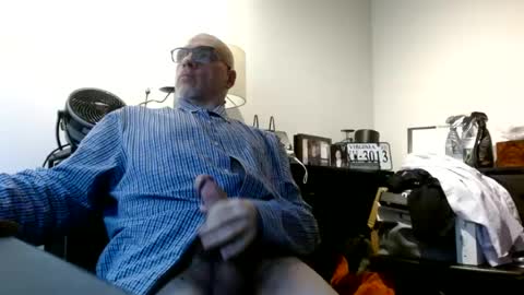 glaikind925958 online show from June 19, 1:55 am