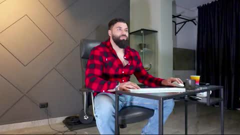 Snapshot of glennmasters chatting on February 9, 5:19 am Matthew .. for short call me Matt online show from February 9, 5:19 am