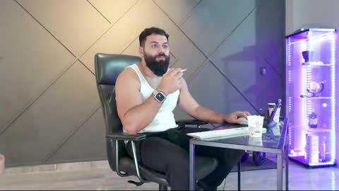 Snapshot of glennmasters chatting on December 4, 2:26 pm Matthew .. for short call me Matt online show from December 4, 2:26 pm