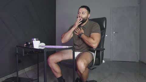 Snapshot of glennmasters chatting on October 22, 8:45 pm Matthew .. for short call me Matt online show from October 22, 8:45 pm