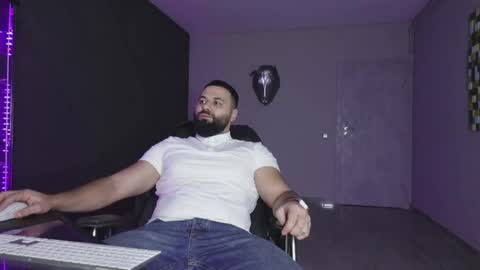 Matthew .. for short call me Matt online show from February 5, 1:12 am