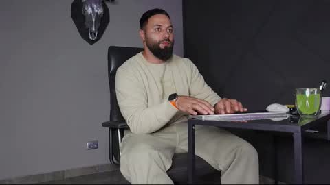 Snapshot of glennmasters chatting on September 20, 12:21 am Matthew .. for short call me Matt online show from September 20, 12:21 am