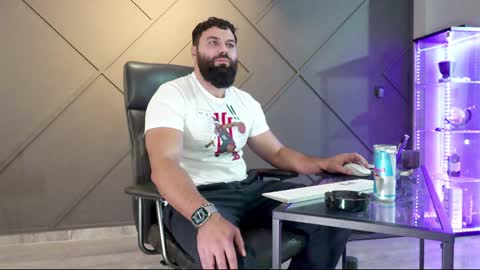 Snapshot of glennmasters chatting on December 9, 12:42 pm Matthew .. for short call me Matt online show from December 9, 12:42 pm