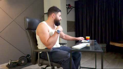 Snapshot of glennmasters chatting on January 19, 4:12 am Matthew .. for short call me Matt online show from January 19, 4:12 am