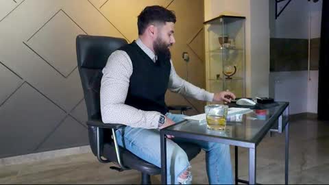 Snapshot of glennmasters chatting on February 20, 11:21 pm Matthew .. for short call me Matt online show from February 20, 11:21 pm