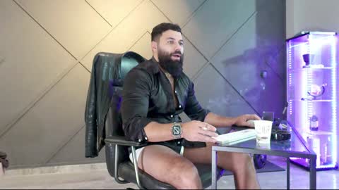 Snapshot of glennmasters chatting on December 3, 5:08 am Matthew .. for short call me Matt online show from December 3, 5:08 am