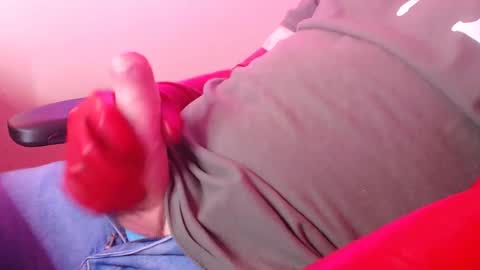 Glove Mad online show from February 24, 10:58 pm