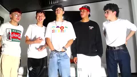 THOMAS AND DAMIAND online show from September 25, 6:18 pm