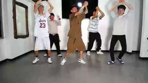 THOMAS AND DAMIAND online show from September 13, 6:20 pm