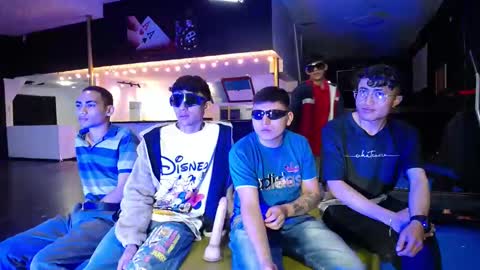 THOMAS AND DAMIAND online show from January 27, 5:15 pm