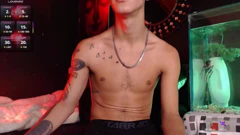 Snapshot of godly_huan chatting on October 6, 11:15 am HUAN online show from October 6, 11:15 am