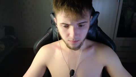 Golden boyyy21 online show from April 6, 9:37 pm