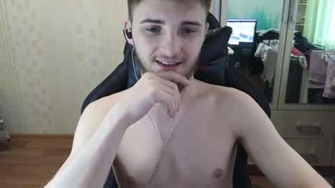 Golden boyyy21 online show from April 23, 1:02 pm