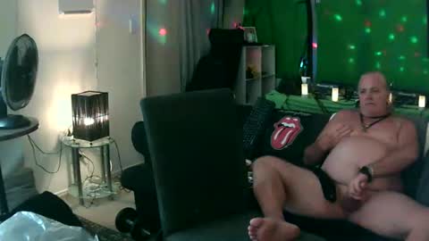 Snapshot of goldyguy011 chatting on January 6, 6:31 pm goldyguy011 online show from January 6, 6:31 pm