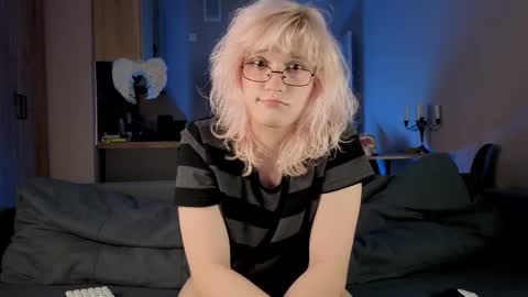 Greg-independent model online show from April 1, 9:45 pm