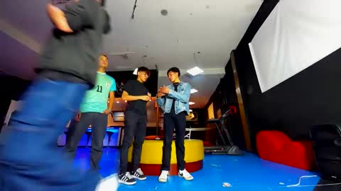 GRIVALS. THOMAS AND DAMIAND online show from December 29, 6:05 pm