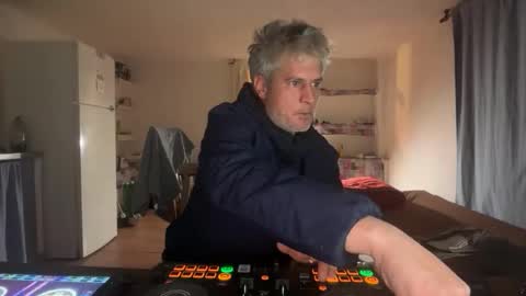 guardiannif_ online show from March 10, 7:31 pm