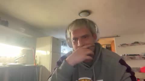 guardiannif_ online show from February 28, 9:47 pm