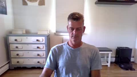 gudguy2025 online show from June 19, 3:39 pm