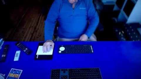 guesswhatigot2 online show from October 29, 6:38 am