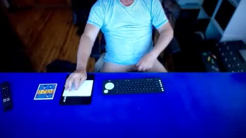 guesswhatigot2 online show from November 2, 4:17 am