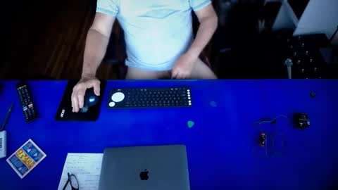 guesswhatigot2 online show from March 1, 9:09 am