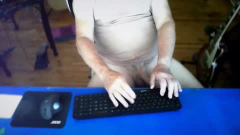 guesswhatigot2 online show from April 18, 5:20 am