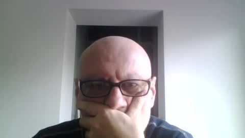 Snapshot of guide2 chatting on February 26, 10:37 am Dislove online show from February 26, 10:37 am