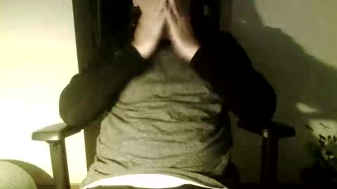 Snapshot of guide2 chatting on January 2, 10:22 pm Dislove online show from January 2, 10:22 pm