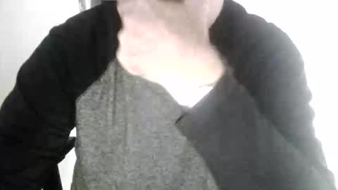 Snapshot of guide2 chatting on October 24, 10:50 am Dislove online show from October 24, 10:50 am