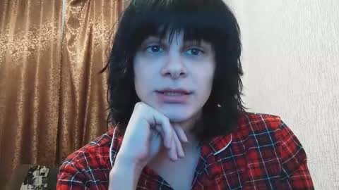 gushill_ online show from November 25, 12:45 am