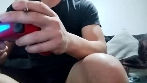 Snapshot of guts_san chatting on February 24, 12:20 am guts_san online show from February 24, 12:20 am