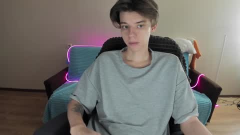 guy_liam1 online show from December 4, 8:23 am