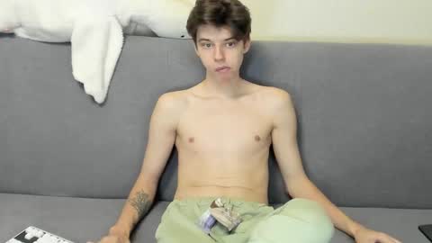 guy_liam1 online show from November 5, 8:27 am