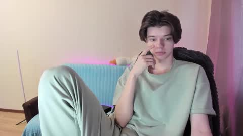 guy_liam1 online show from February 23, 6:22 am