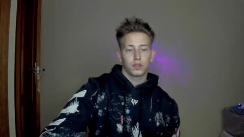 Snapshot of gym_alpha chatting on February 3, 7:42 pm Oliver online show from February 3, 7:42 pm