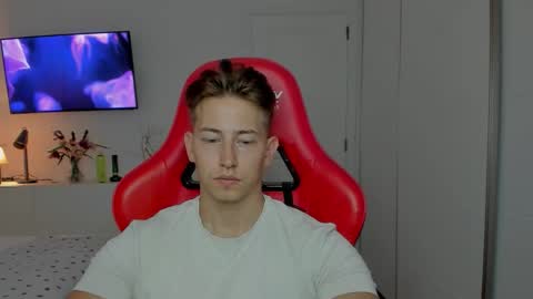 Snapshot of gym_alpha chatting on October 18, 3:17 pm Oliver online show from October 18, 3:17 pm